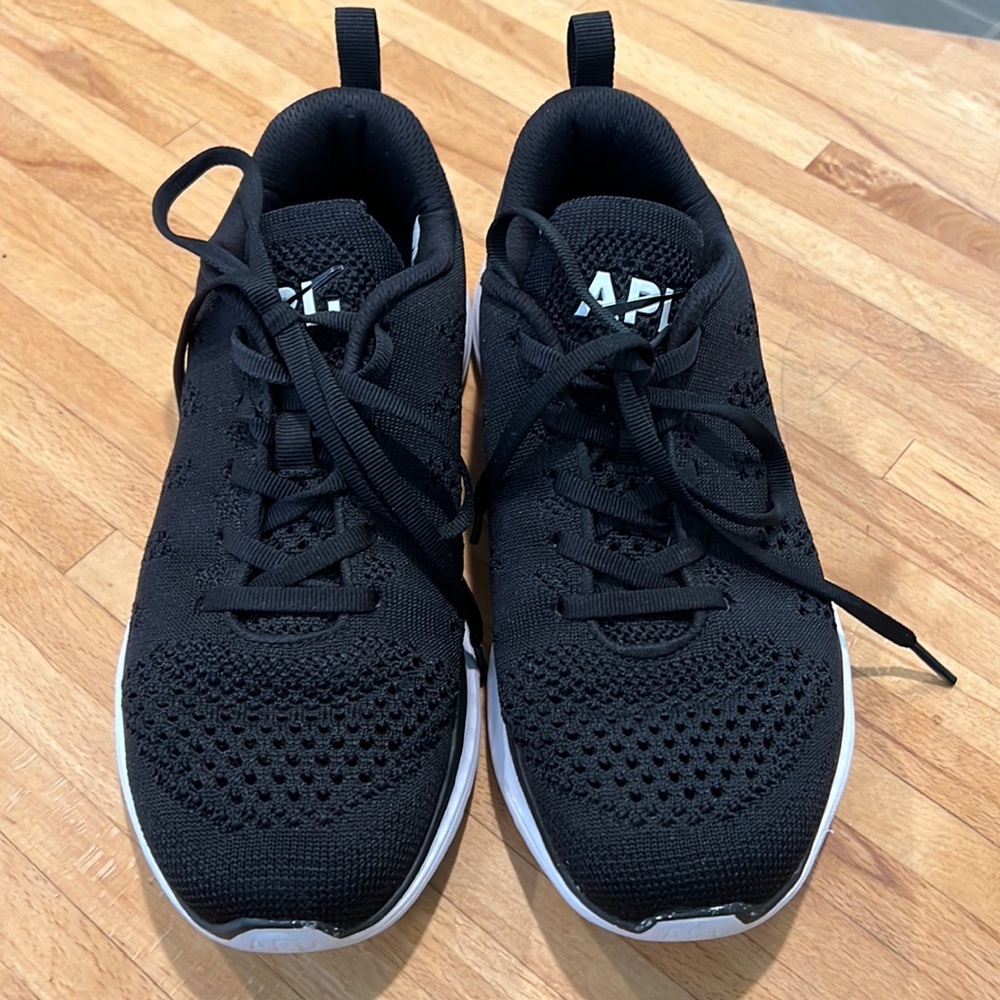 Like new. APL Tech Loom Pro